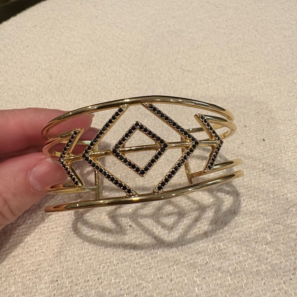 Stella & Dot Pave Sphynx
cuff bracelet , never worn still like new